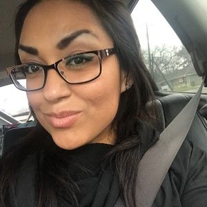 Meet your Posher, Raquel